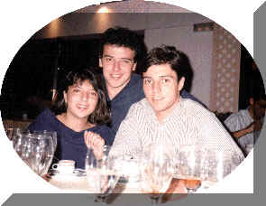 SOMOS TRES